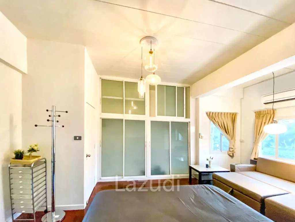 4 Bed 5 Bath 300 SQ.M House at Ekkamai 10