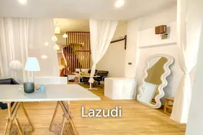 4 Bed 5 Bath 300 SQ.M House at Ekkamai 10