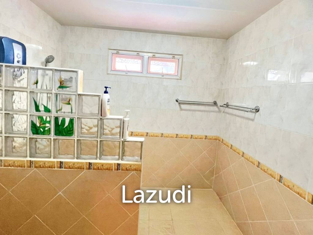 4 Bedroom 3 Bathroom 220 SQ.M Royal Park Hill