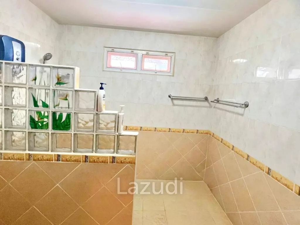 4 Bedroom 3 Bathroom 220 SQ.M Royal Park Hill