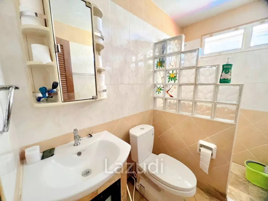 4 Bedroom 3 Bathroom 220 SQ.M Royal Park Hill