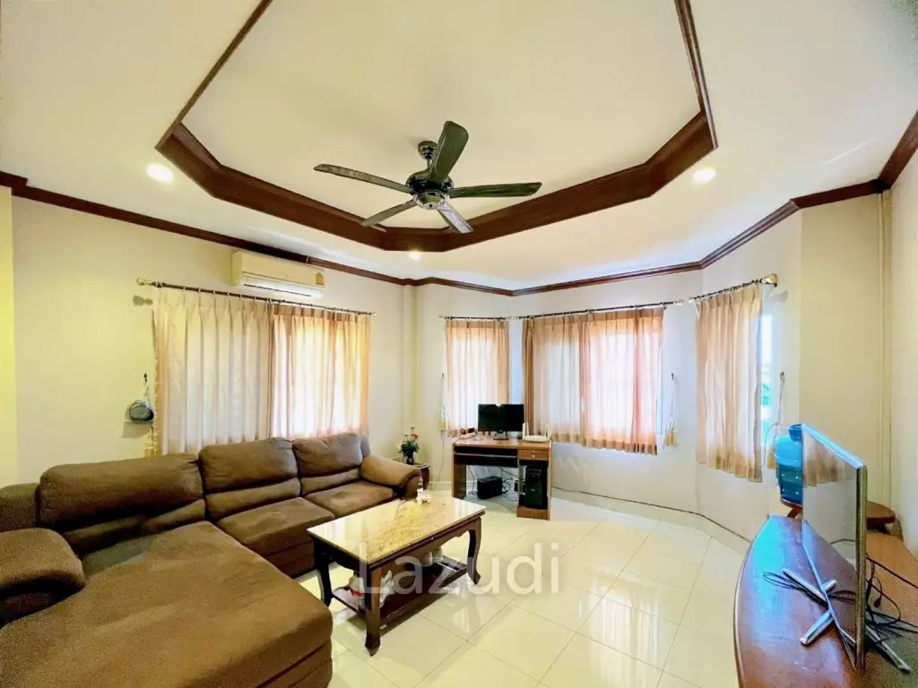 4 Bedroom 3 Bathroom 220 SQ.M Royal Park Hill
