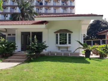 3 Bedroom 3 Bathroom 660 SQ.M Plot | Villa Navin