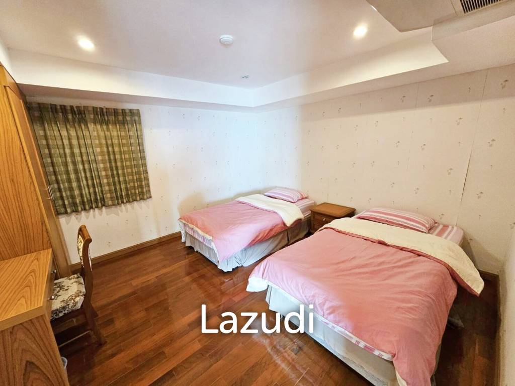 208 ตร.ม 3 เตียง 2 อาบน้ำ คอนโดมิเนียม For ขาย