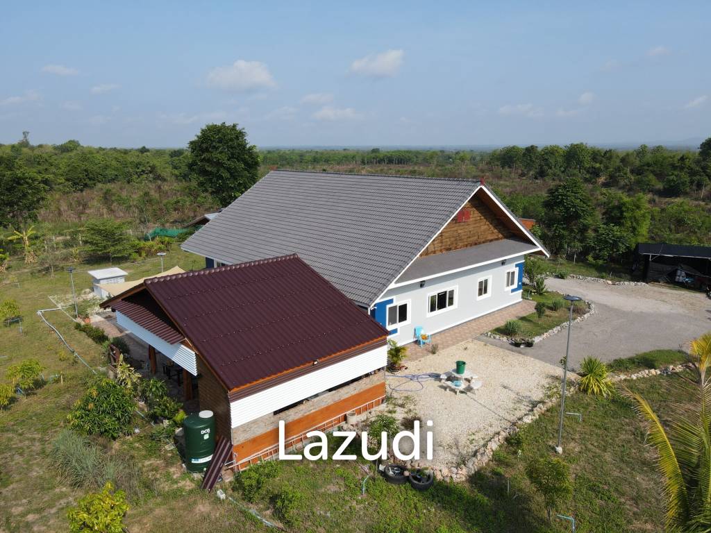 County Home in Lampang with Beautiful Mountain Views