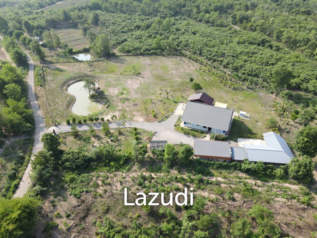 County Home in Lampang with Beautiful Mountain Views