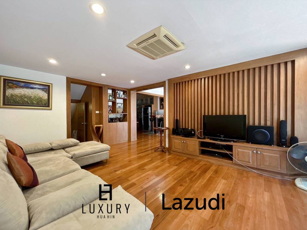 3 Storey 5 Bedroom Townhouse : Baan Suksamran