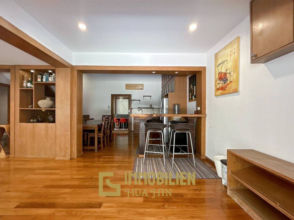 3 Storey 5 Bedroom Townhouse : Baan Suksamran