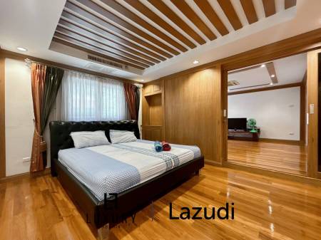 3 Storey 5 Bedroom Townhouse : Baan Suksamran