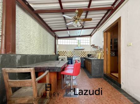 3 Storey 5 Bedroom Townhouse : Baan Suksamran