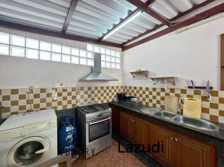 3 Storey 5 Bedroom Townhouse : Baan Suksamran