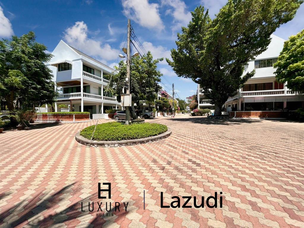 3 Storey 5 Bedroom Townhouse : Baan Suksamran