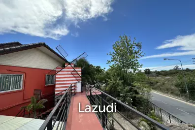 360 SQ.M Restaurant Townhouse in Huay Yai