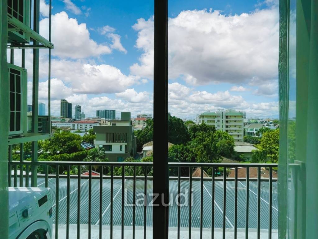 1 Bedroom 1 Bathroom 30 SQ.M C Ekkamai