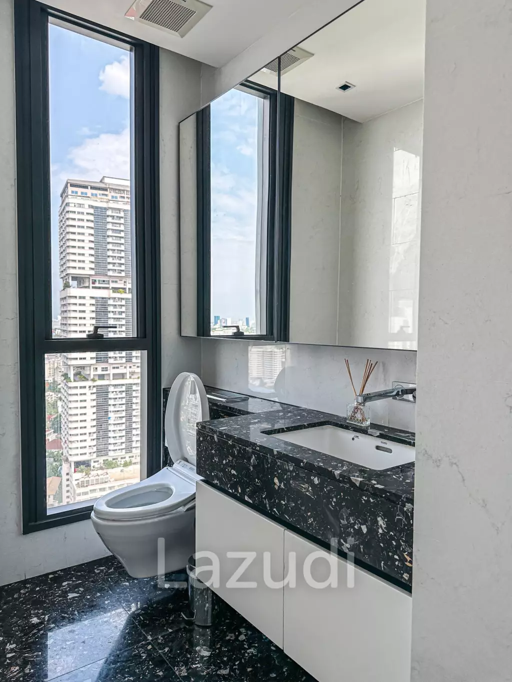 2 Bed 2 Bath 109 SQ.M BEATNIQ Sukhumvit 32