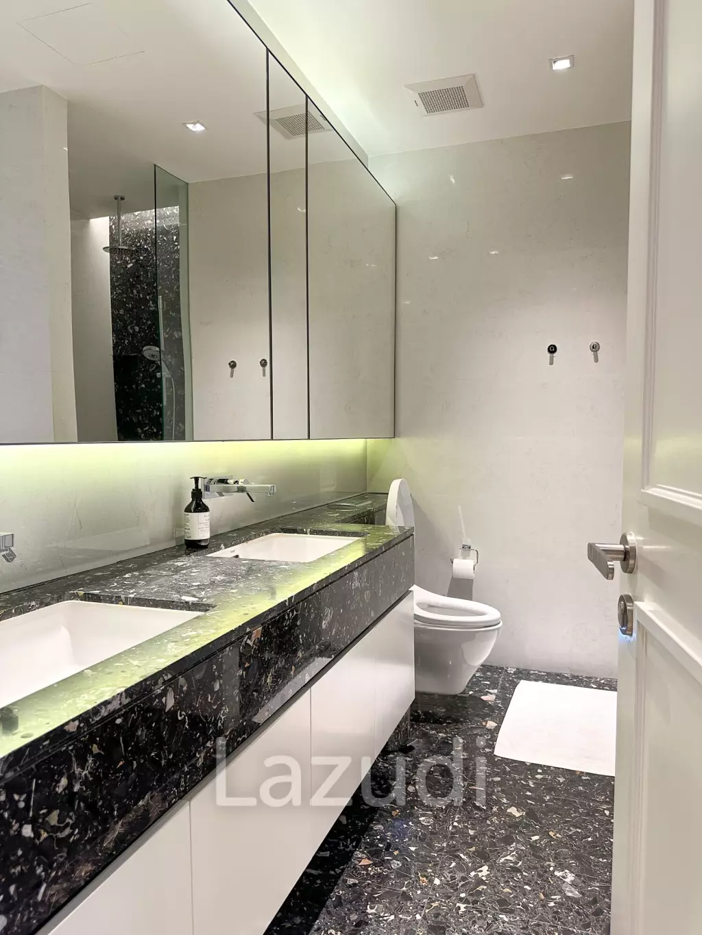 2 Bed 2 Bath 109 SQ.M BEATNIQ Sukhumvit 32