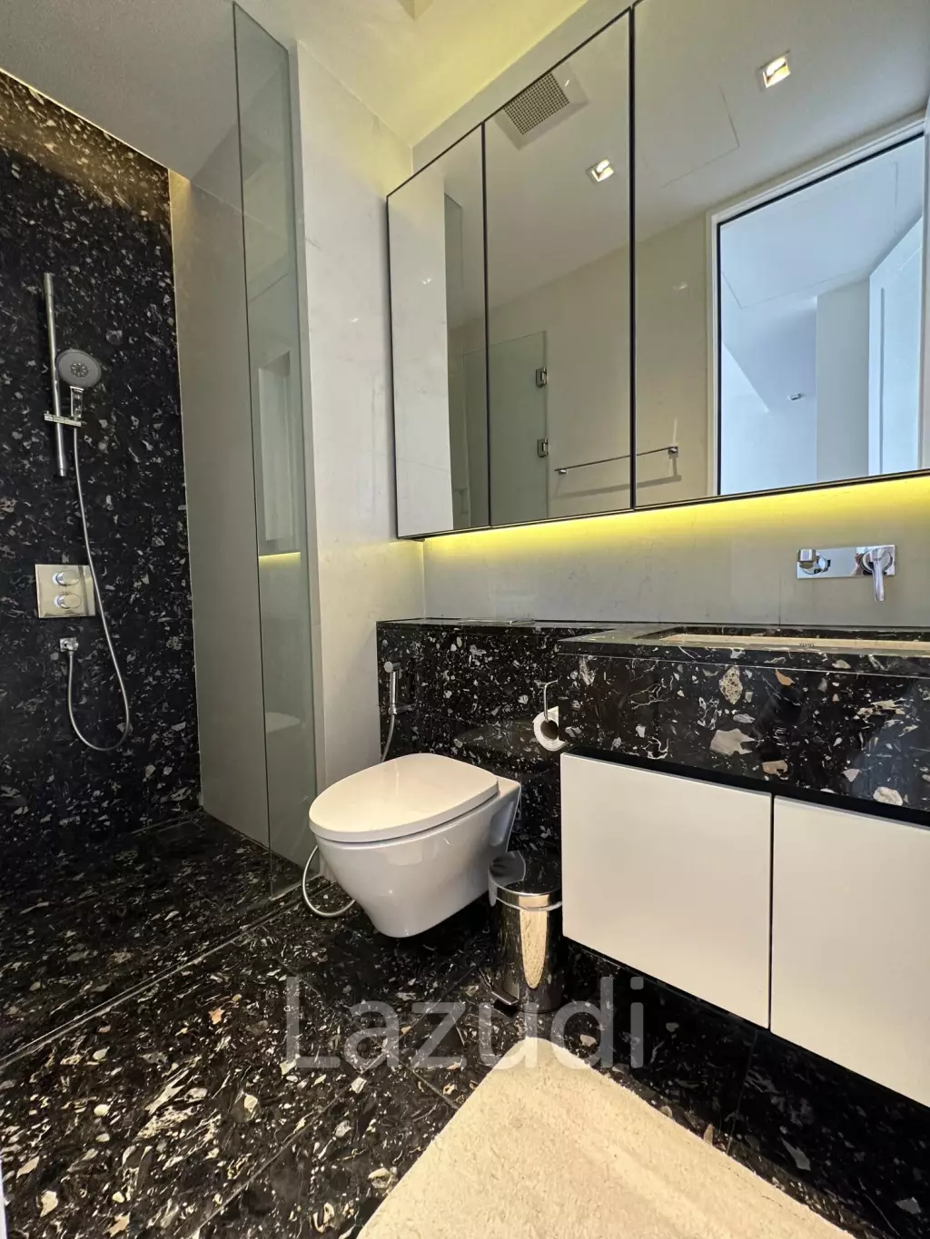 2 Bed 2 Bath 109 SQ.M BEATNIQ Sukhumvit 32