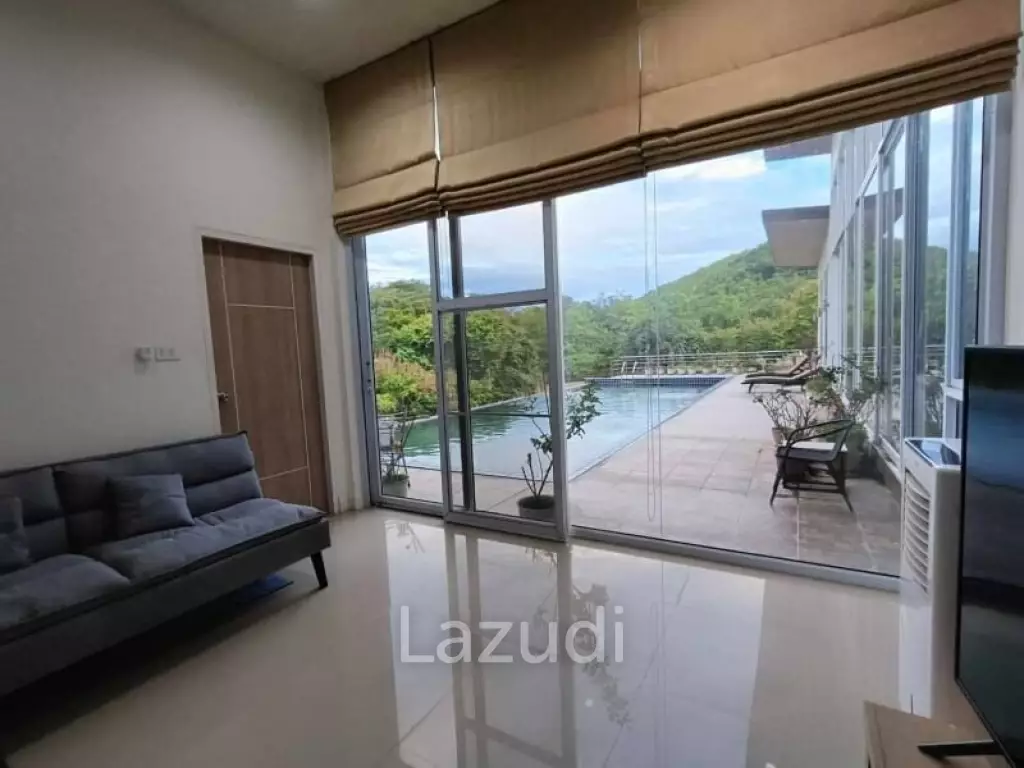 4 Bedroom Pool Villa for Sale in Golf Course
