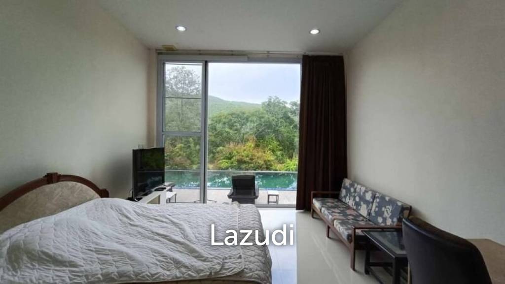 4 Bedroom Pool Villa for Sale in Golf Course