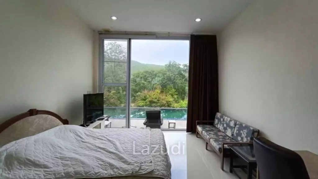 4 Bedroom Pool Villa for Sale in Golf Course