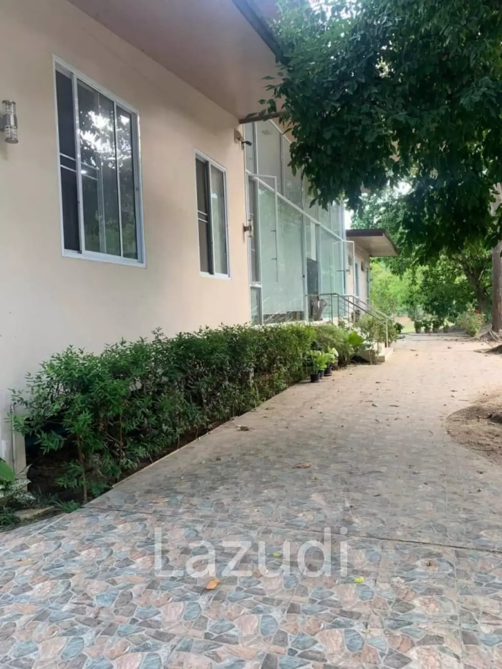4 Bedroom Pool Villa for Sale in Golf Course