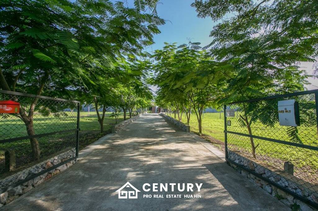 LAND FOR SALE NEAR BAAN ING PHU : 2 RAI