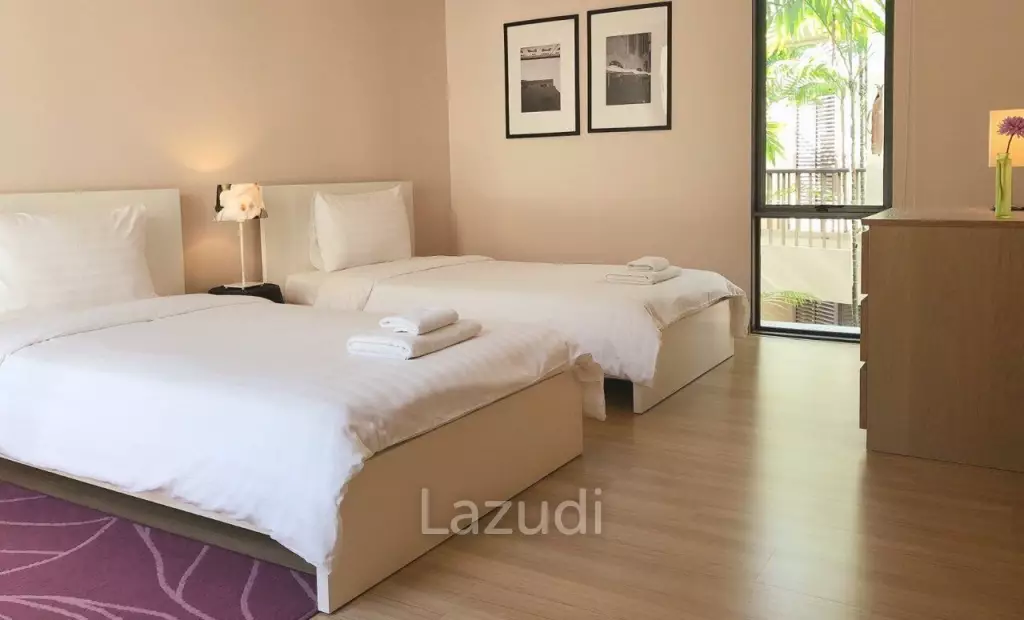 Luxury 2 Bed Condo on Palm Hills Golf Course
