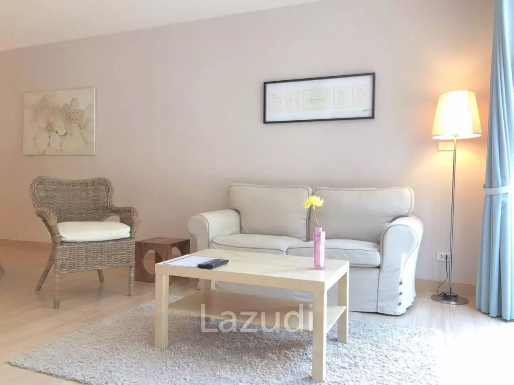 Luxury 2 Bed Condo on Palm Hills Golf Course