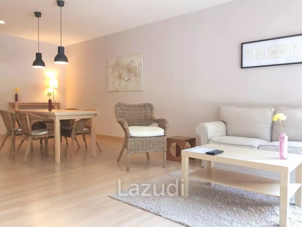 Luxury 2 Bed Condo on Palm Hills Golf Course