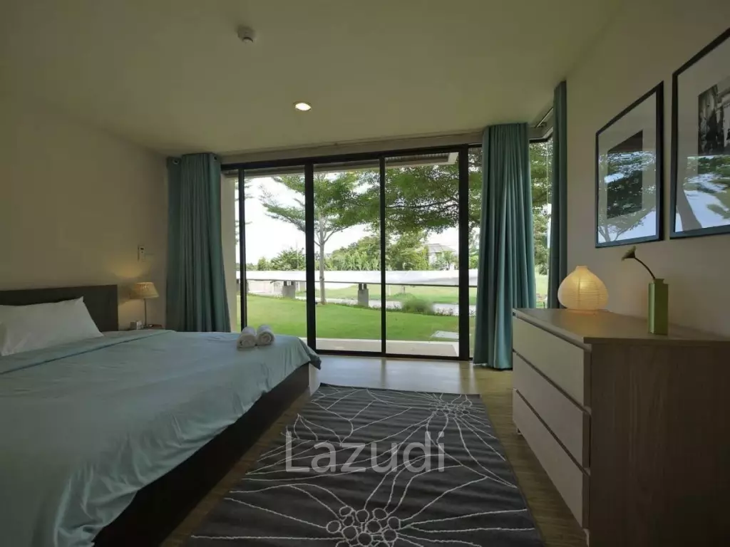 Luxury 3 Bed Duplex Condo in Palm Hills Golf Course
