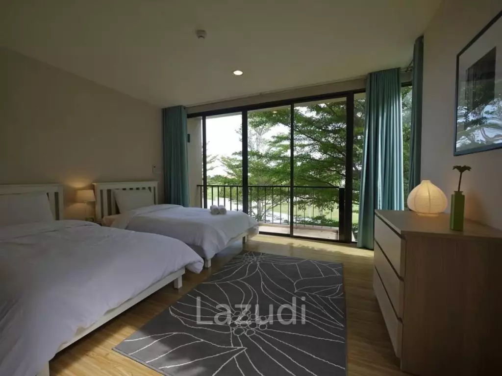 Luxury 3 Bed Duplex Condo in Palm Hills Golf Course