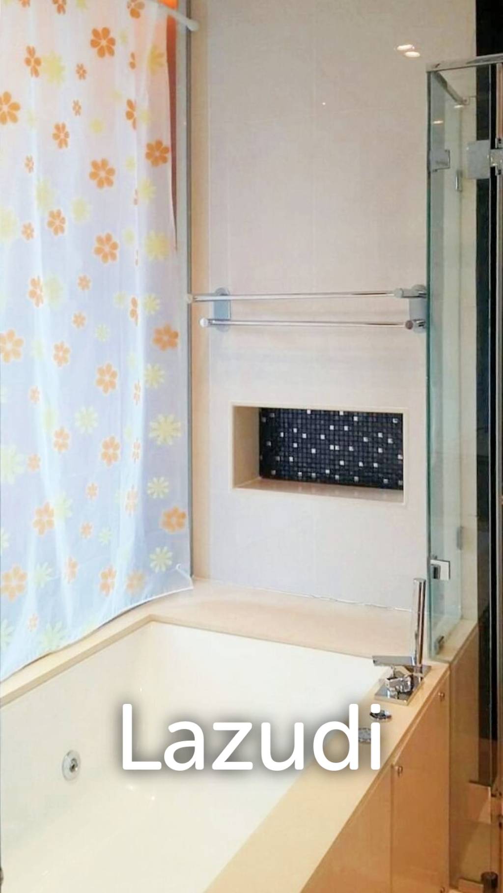 2 Bed 1 Bath 72 SQ.M The Address Sukhumvit 28