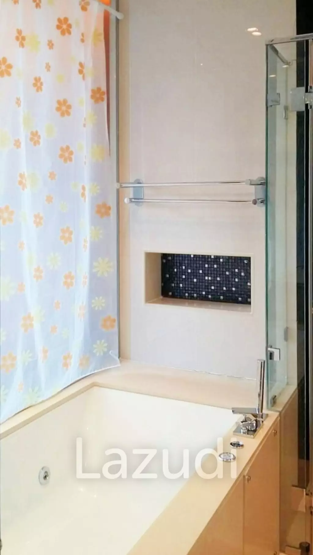 2 Bed 1 Bath 72 SQ.M The Address Sukhumvit 28