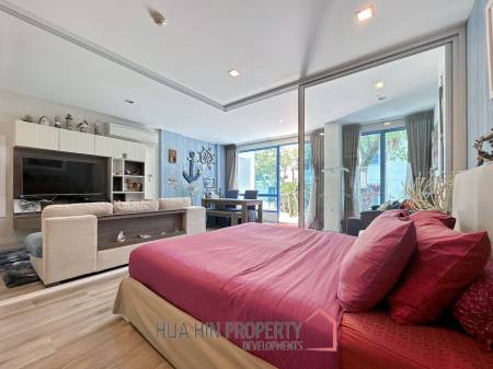 The Crest Santora : 1 Bedroom Condo Pool Access