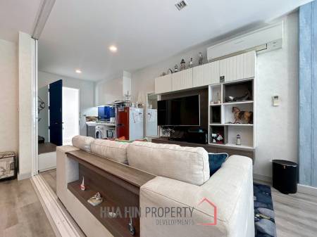 The Crest Santora : 1 Bedroom Condo Pool Access