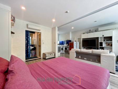 The Crest Santora : 1 Bedroom Condo Pool Access