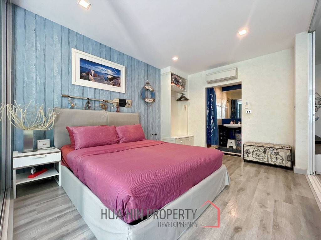 The Crest Santora : 1 Bedroom Condo Pool Access