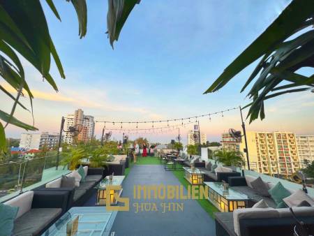 Zu verkaufen: Profitable Rooftop-Bar und Restaurant in Soi 94