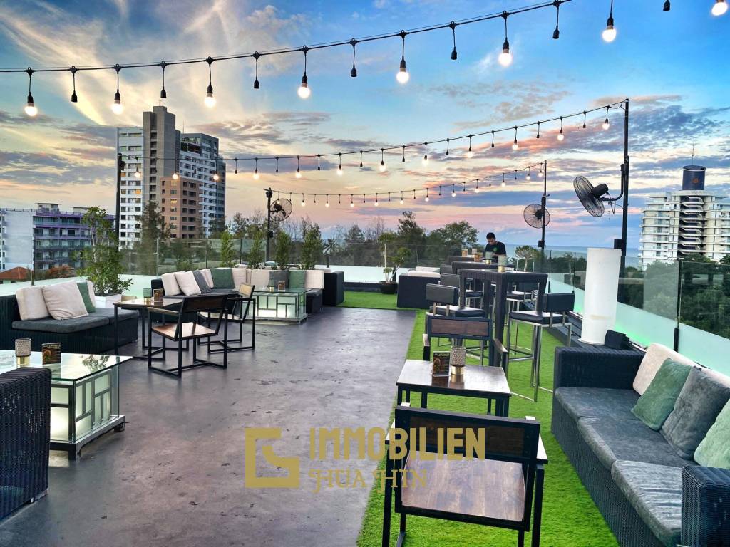 Zu verkaufen: Profitable Rooftop-Bar und Restaurant in Soi 94