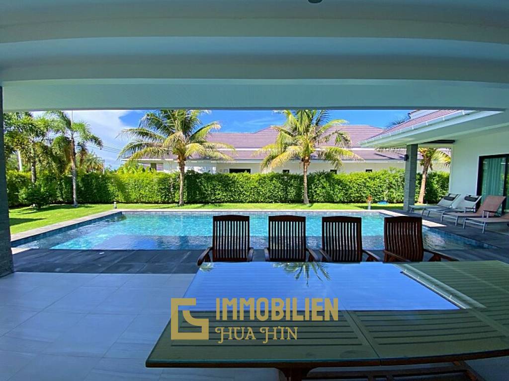 Large 3 Bed 3 Bath Pool Villa For Sale on The Clouds