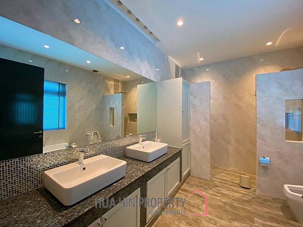 Large 3 Bed 3 Bath Pool Villa For Sale on The Clouds
