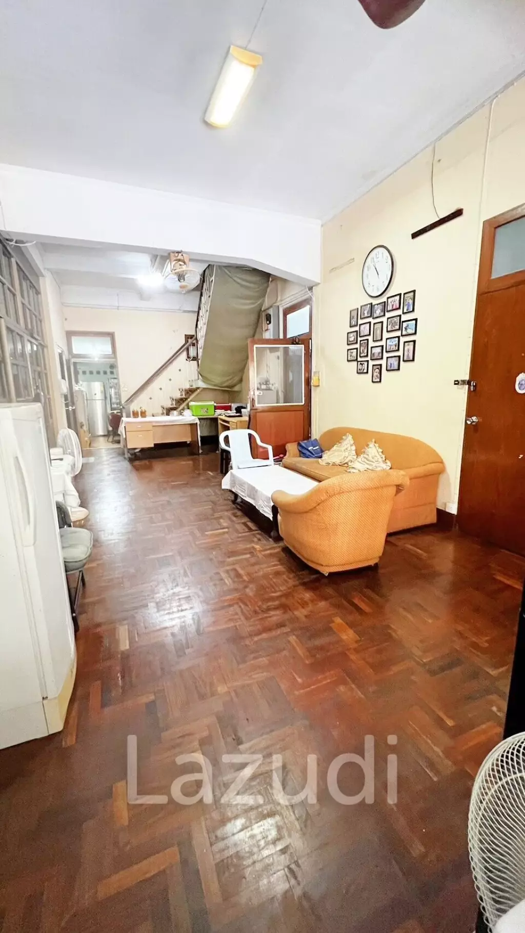 6 Bed 7 Bath 676 SQ.M House in sukhumvit 27