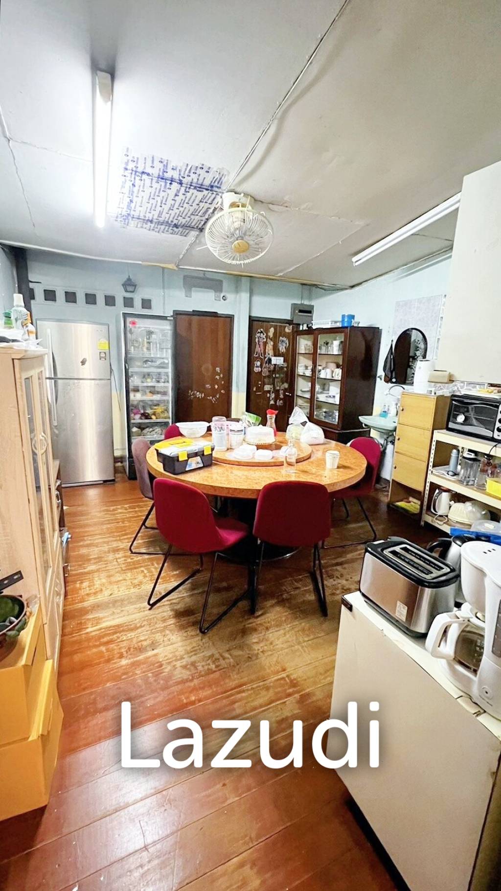 6 Bed 7 Bath 676 SQ.M House in sukhumvit 27