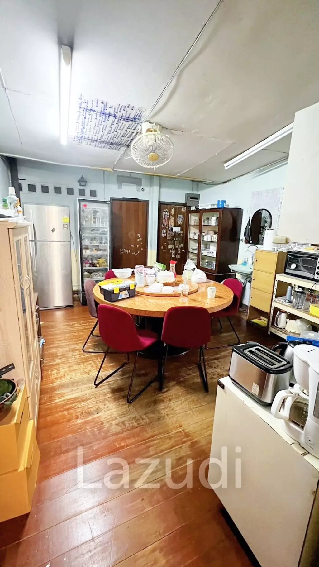 6 Bed 7 Bath 676 SQ.M House in sukhumvit 27
