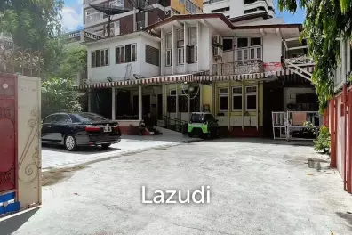 6 Bed 7 Bath 676 SQ.M House in sukhumvit 27
