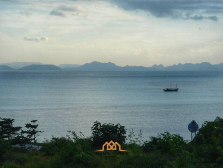 Serene Beachfront Plot on Samui's South Coast