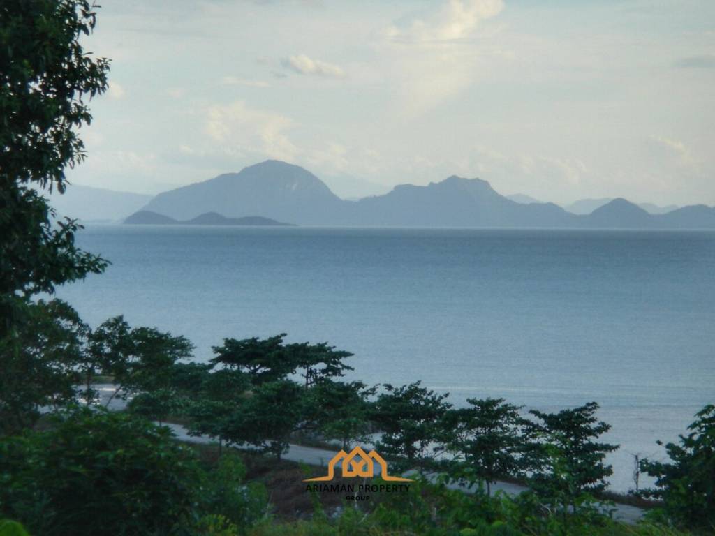 Serene Beachfront Plot on Samui's South Coast