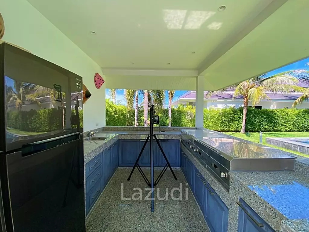 Large 3 Bed 3 Bath Pool Villa :  The Clouds