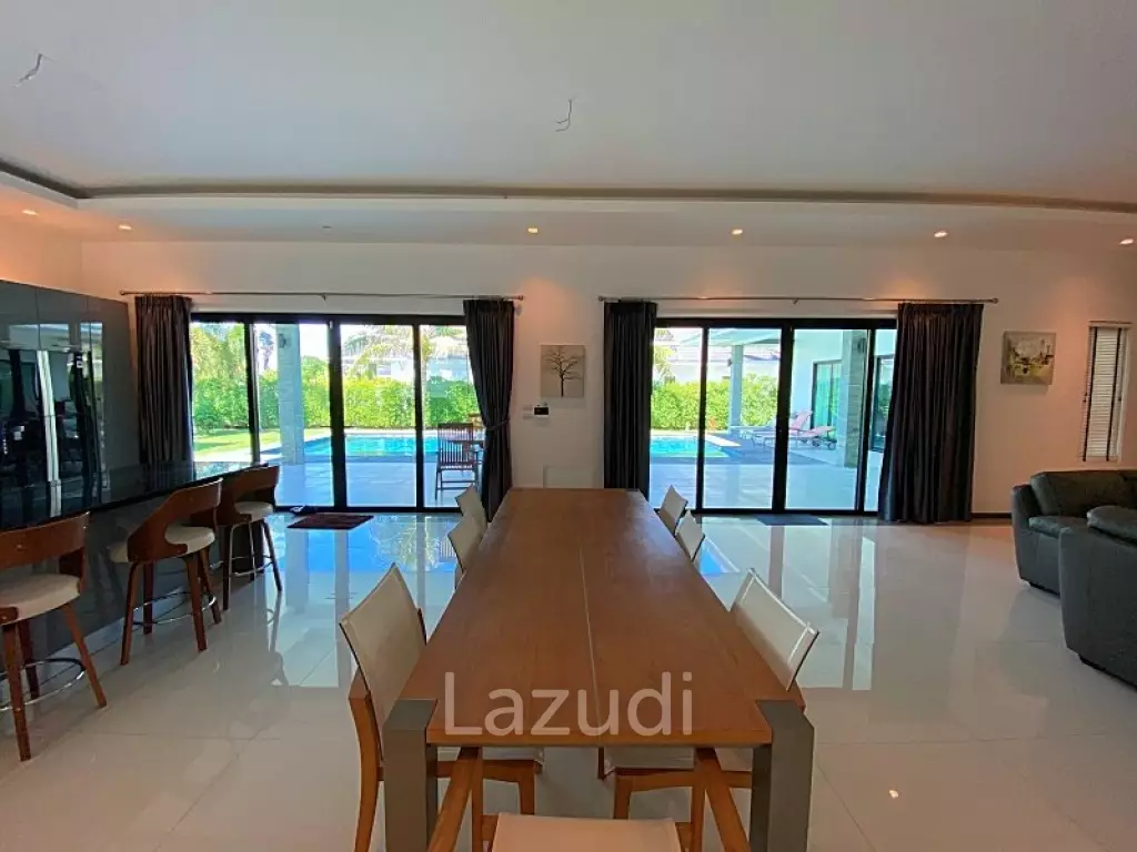 Large 3 Bed 3 Bath Pool Villa :  The Clouds