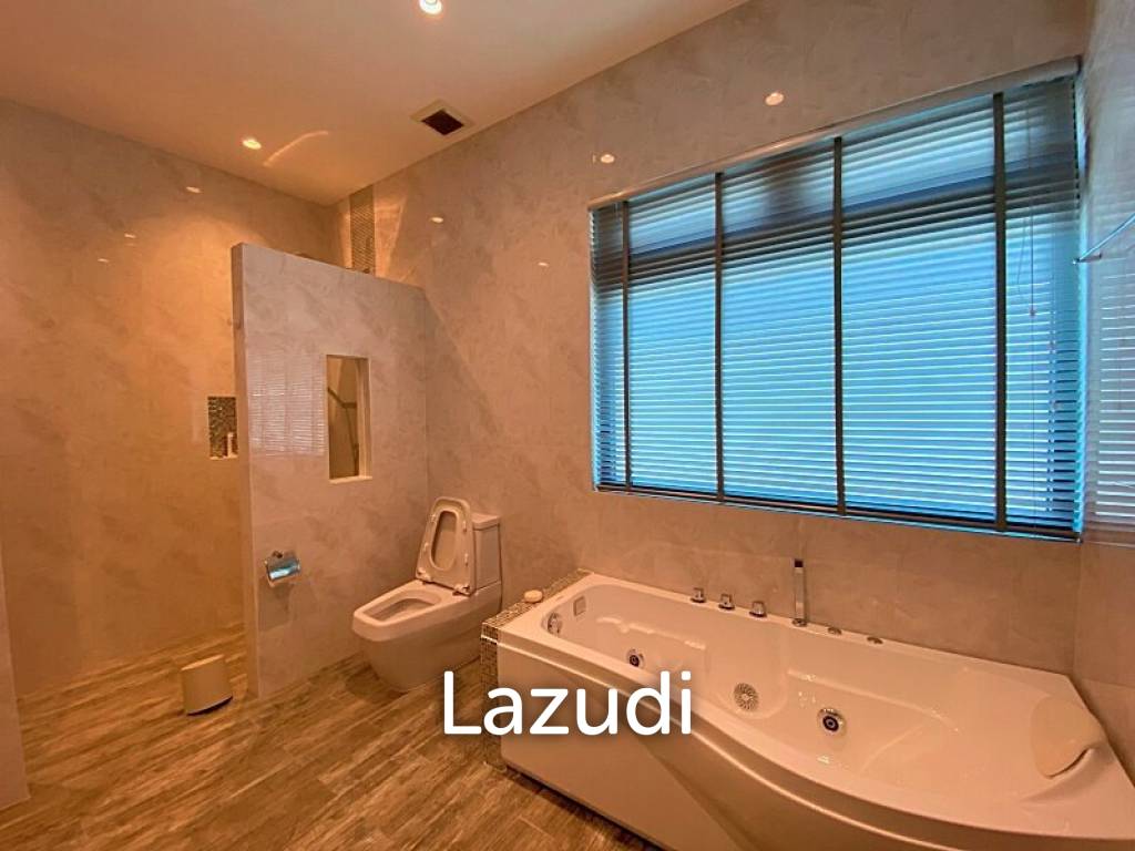 Large 3 Bed 3 Bath Pool Villa :  The Clouds